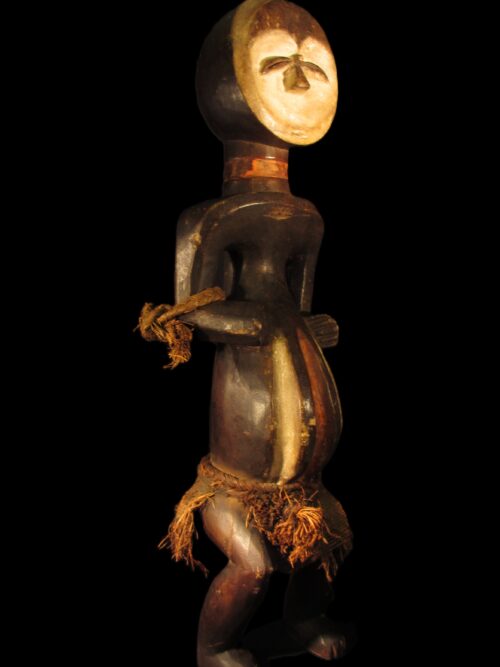 Stehende Figur