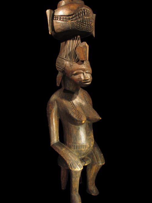 Sitzende weibliche Ahnenfigur
