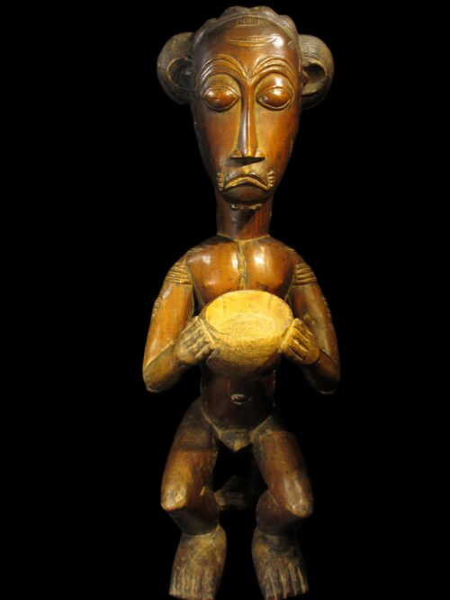Sitzende männliche Figur mit Schale